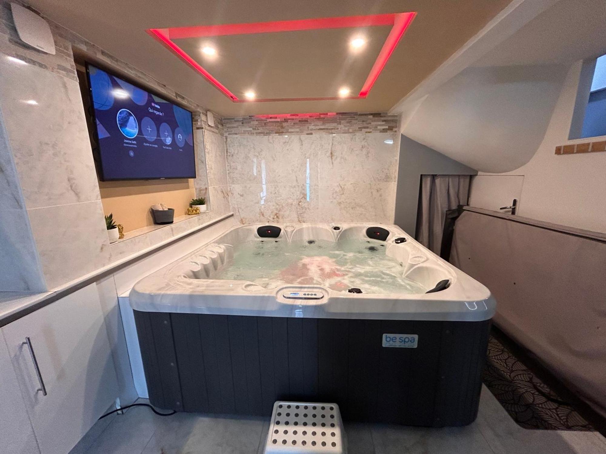 Spa Jacuzzi Moon White Vaudherland Екстериор снимка