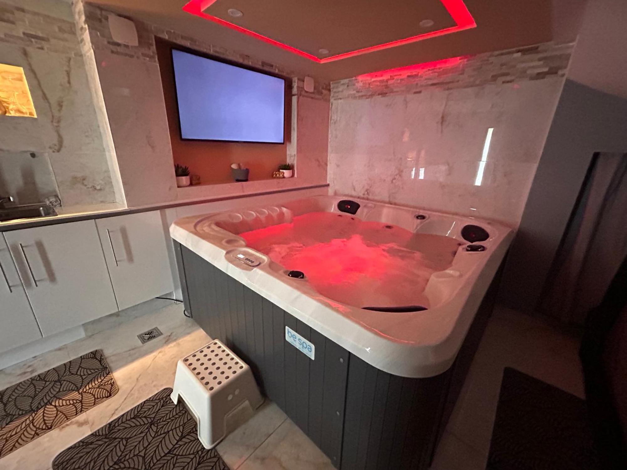 Spa Jacuzzi Moon White Vaudherland Екстериор снимка